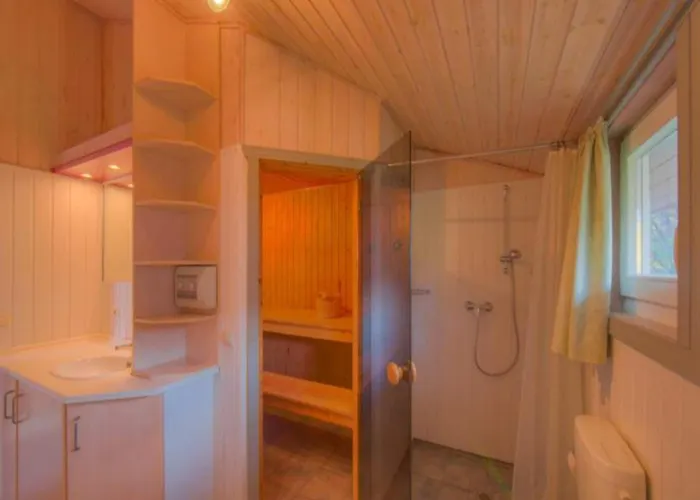 Mit Sauna Im Mirow בית נופש *